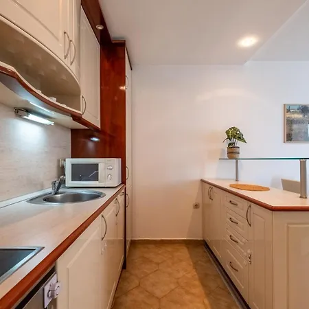 Comfortable And Quiet 1bdrm Apt. Διαμέρισμα *