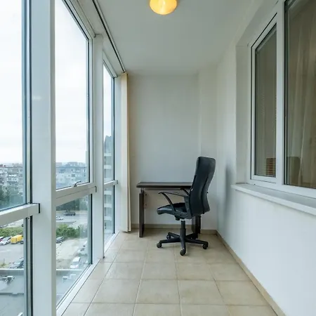 Comfortable And Quiet 1bdrm Apt. *
