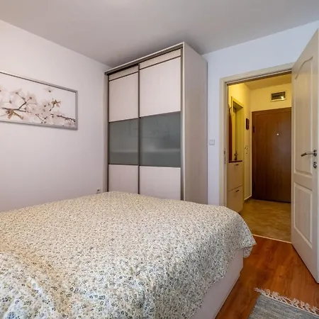 Comfortable And Quiet 1bdrm Apt. Σόφια