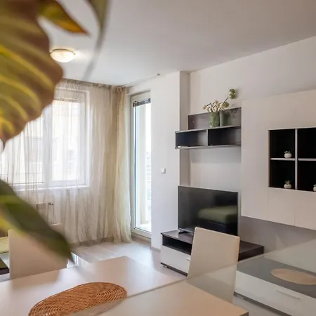 Comfortable And Quiet 1bdrm Apt. Lägenhet Sofia