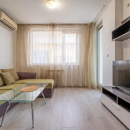 Comfortable And Quiet 1bdrm Apt. Lägenhet *