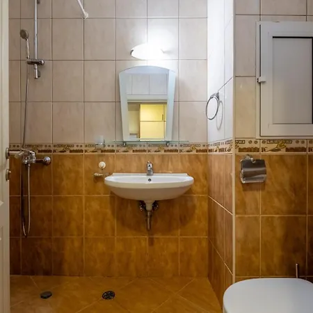 Comfortable And Quiet 1bdrm Apt. Sofia